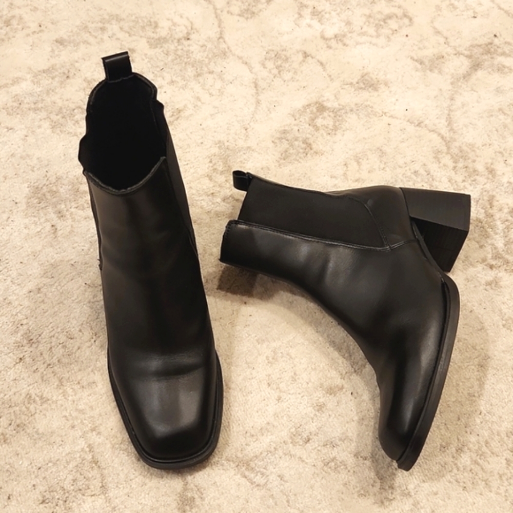 Avellini Made in Spain Black Leather Booties